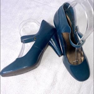 VTG Kenneth Cole Reaction Pumps Women Size 6.5 Bongy Snap Leather Teal Color *